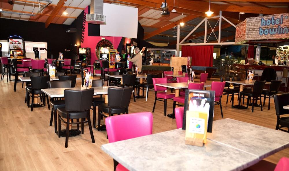 Cit'Hotel Restaurant Du Bowling De Millau Exterior photo