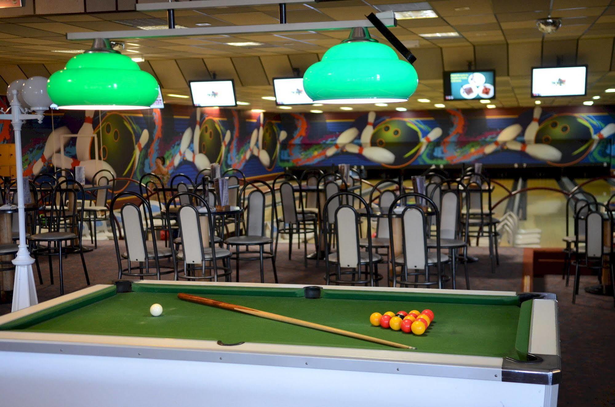 Cit'Hotel Restaurant Du Bowling De Millau Exterior photo